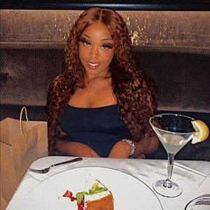 Meet your Posher, Kayla